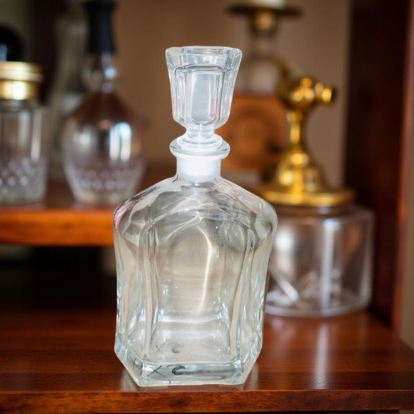 Decanter crystal heavy with stopper Perfect for wine whiskey favorite libations - Picture 13 of 13